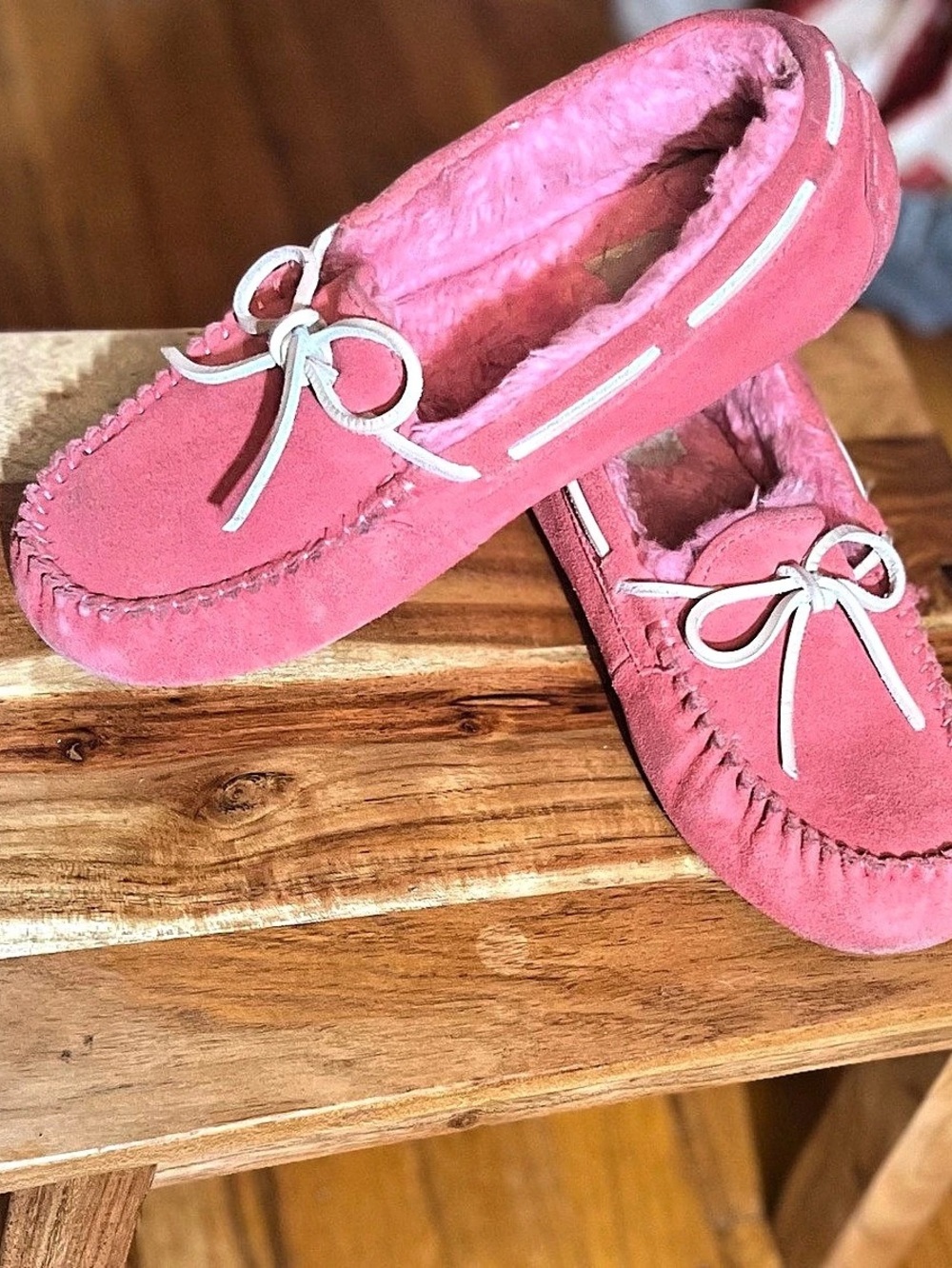 💕 UGG Pink Suede Fur-Lined Moccasins | Cozy Fall/Winter Flats 💕